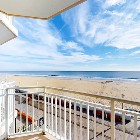 Oceans Mist 402 Apartment